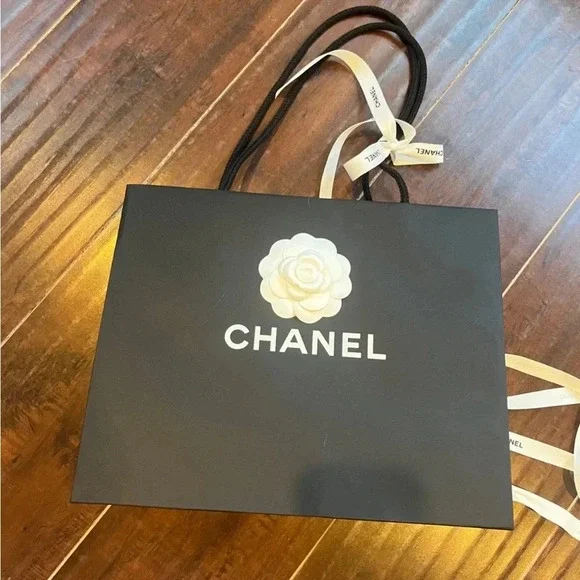 CHANEL SHOPPING BAG SIZE M 12”x9.5” inches - Picture 8 of 9